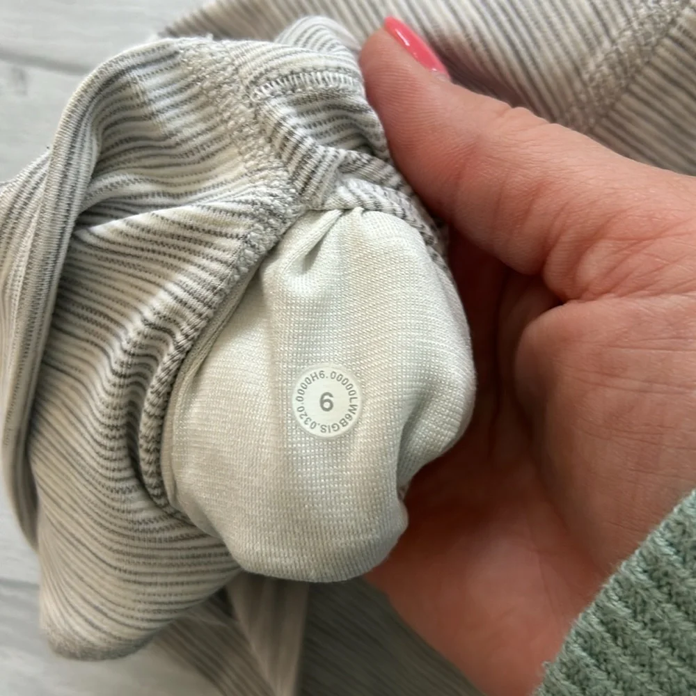 Lululemon Align‎ Crop 21” sz 6 NWOT